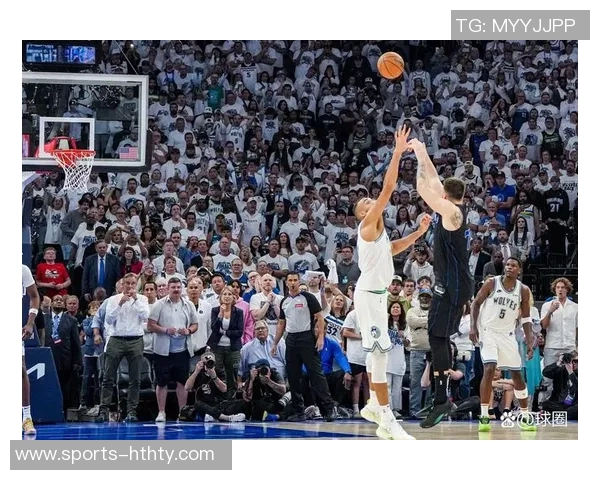 东契奇强调球队需稳健收官拉拉维亚与艾顿表现出色助力逆转胜利 东契奇强调球队需稳健收官拉拉维亚与艾顿表现出色助力逆转胜利